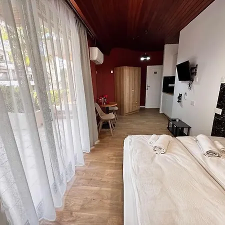 Modern N1 Private Kitchenette And Bathroom *