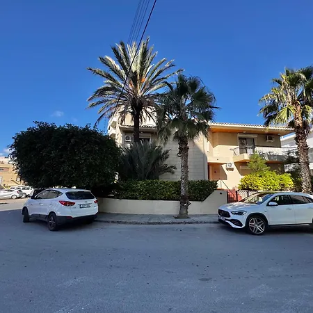 Modern N1 Private Kitchenette And Bathroom