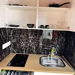 شقة Modern N1 Private Kitchenette And Bathroom