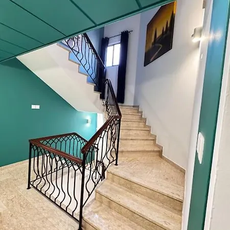 Modern N1 Private Kitchenette And Bathroom *
