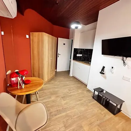 Modern N1 Private Kitchenette And Bathroom * Limassol