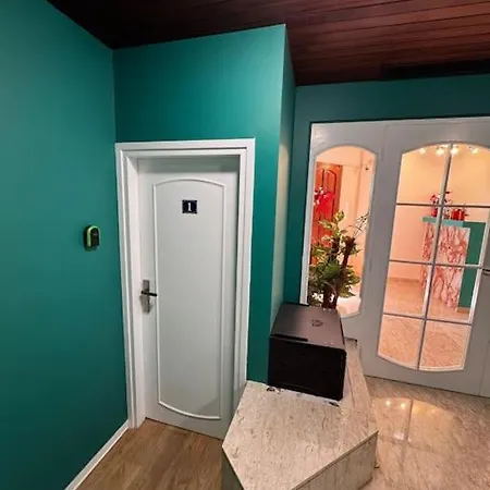 Modern N1 Private Kitchenette And Bathroom