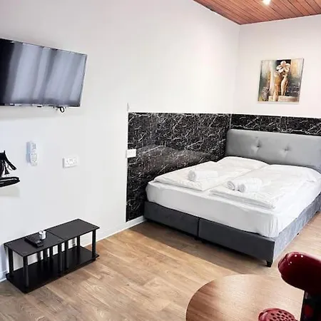 Modern N1 Private Kitchenette And Bathroom Apartment