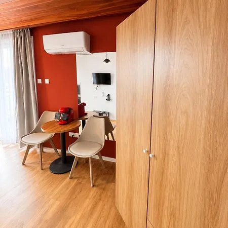 Apartment Modern N1 Private Kitchenette And Bathroom Limassol