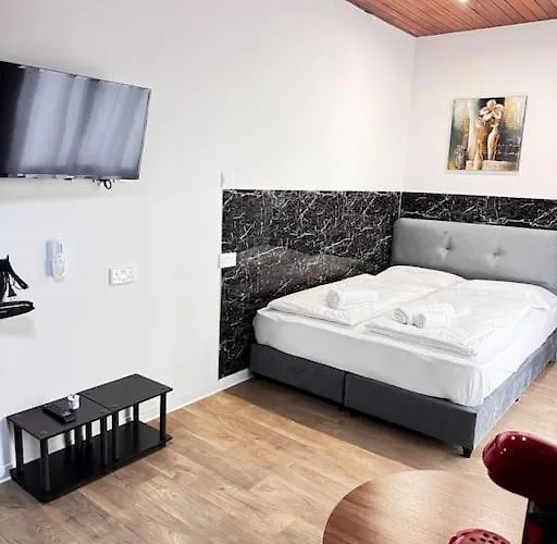 Modern N1 Private Kitchenette And Bathroom アパート