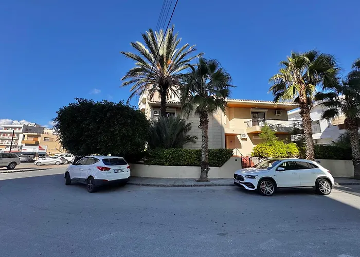 Modern N1 Private Kitchenette And Bathroom